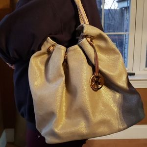 Micheal kors marina large gold shoulder tote